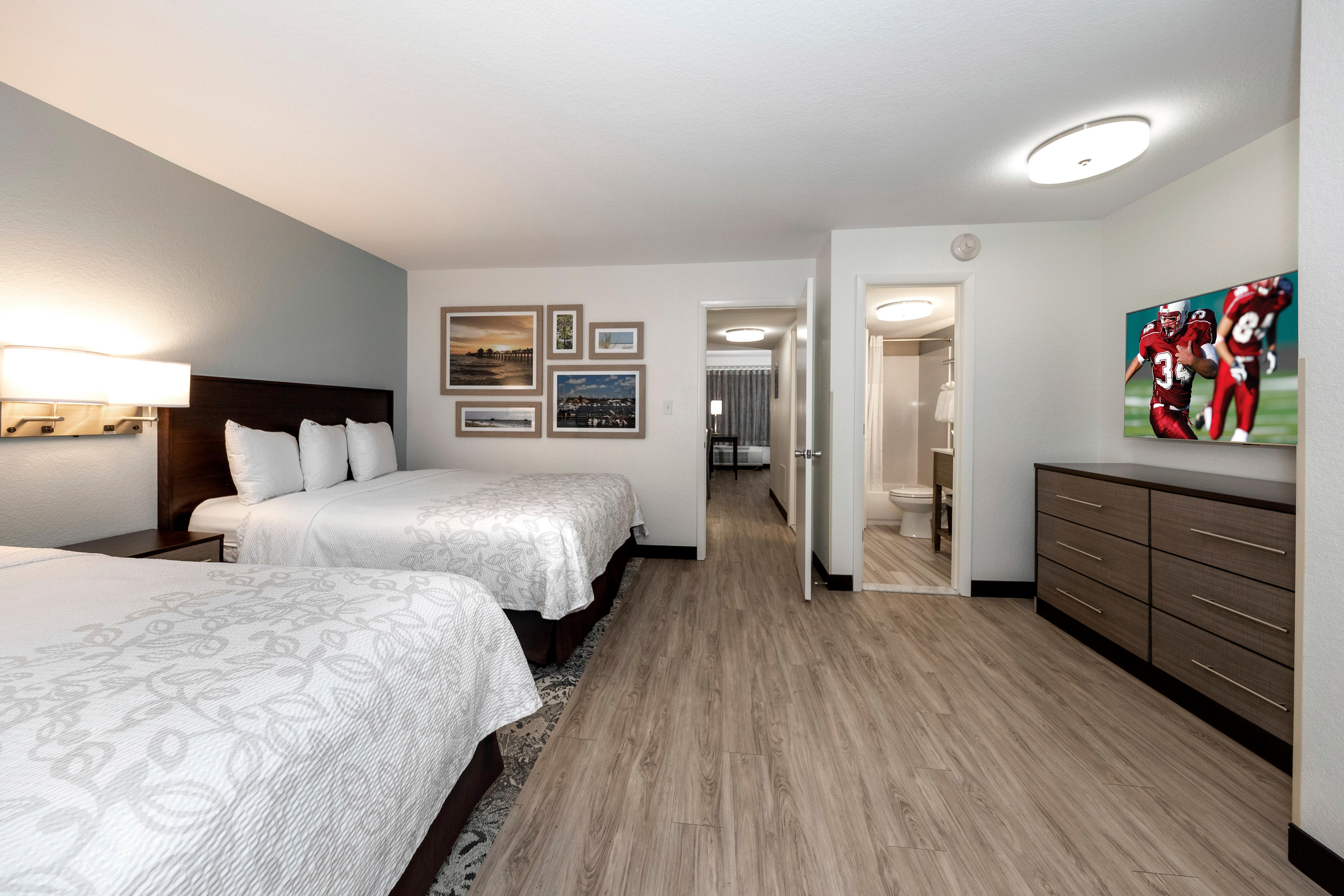 Red Roof Inn Plus+ & Suites Naples Downtown-5Th Ave S Dış mekan fotoğraf