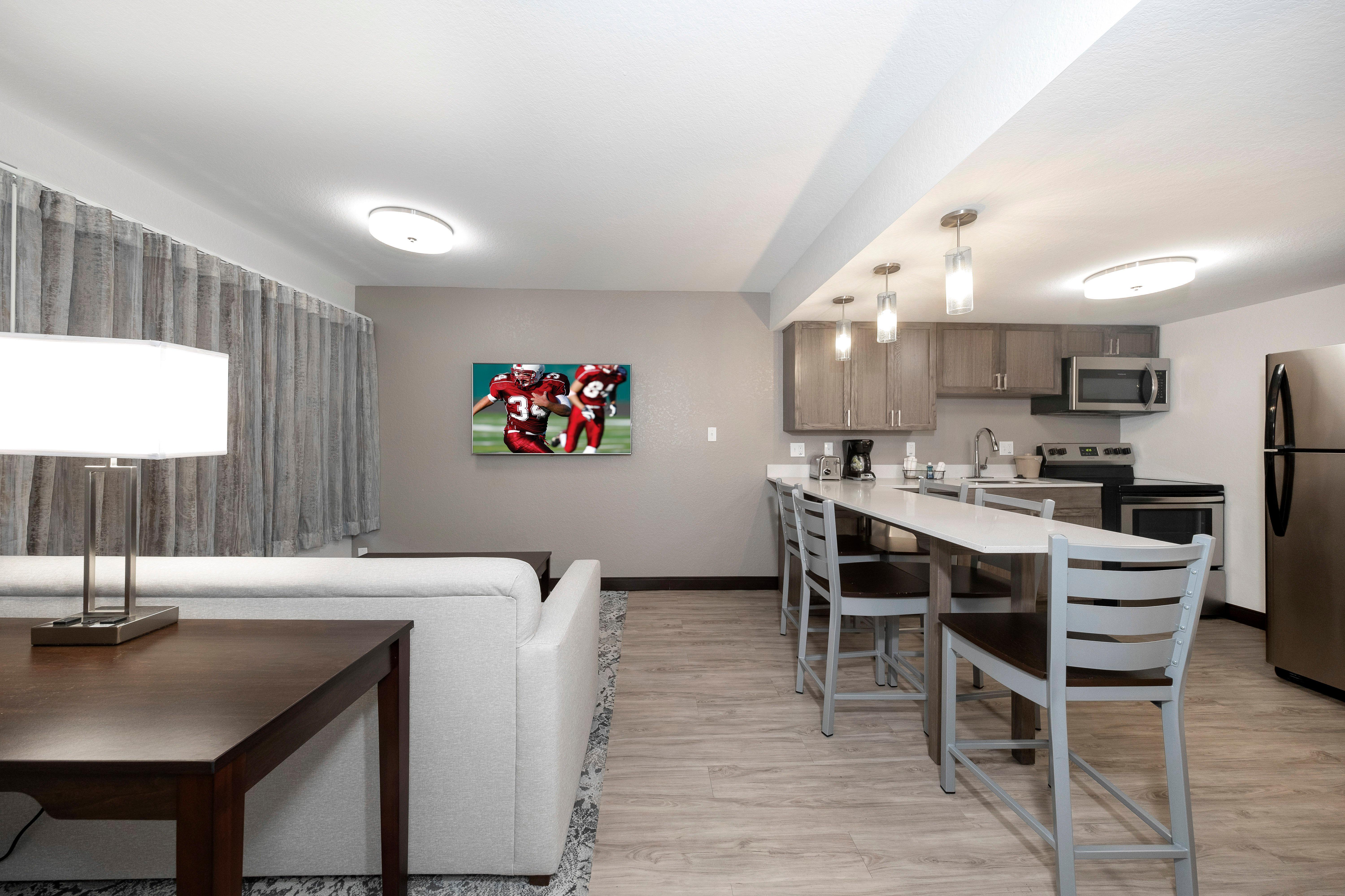 Red Roof Inn Plus+ & Suites Naples Downtown-5Th Ave S Dış mekan fotoğraf