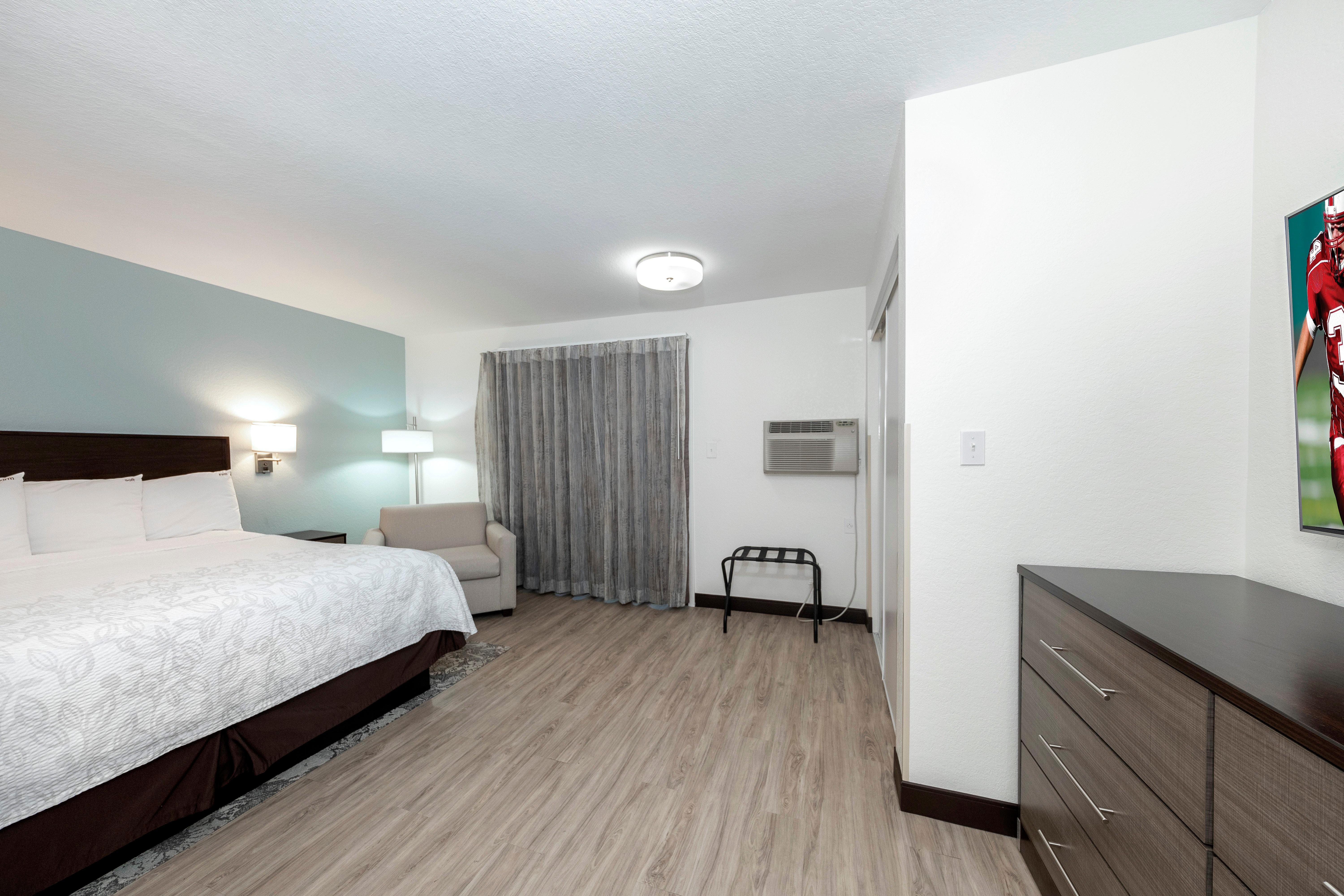 Red Roof Inn Plus+ & Suites Naples Downtown-5Th Ave S Dış mekan fotoğraf