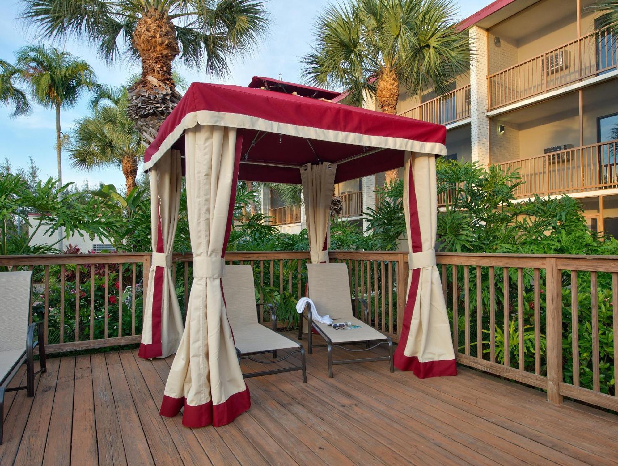 Red Roof Inn Plus+ & Suites Naples Downtown-5Th Ave S Dış mekan fotoğraf