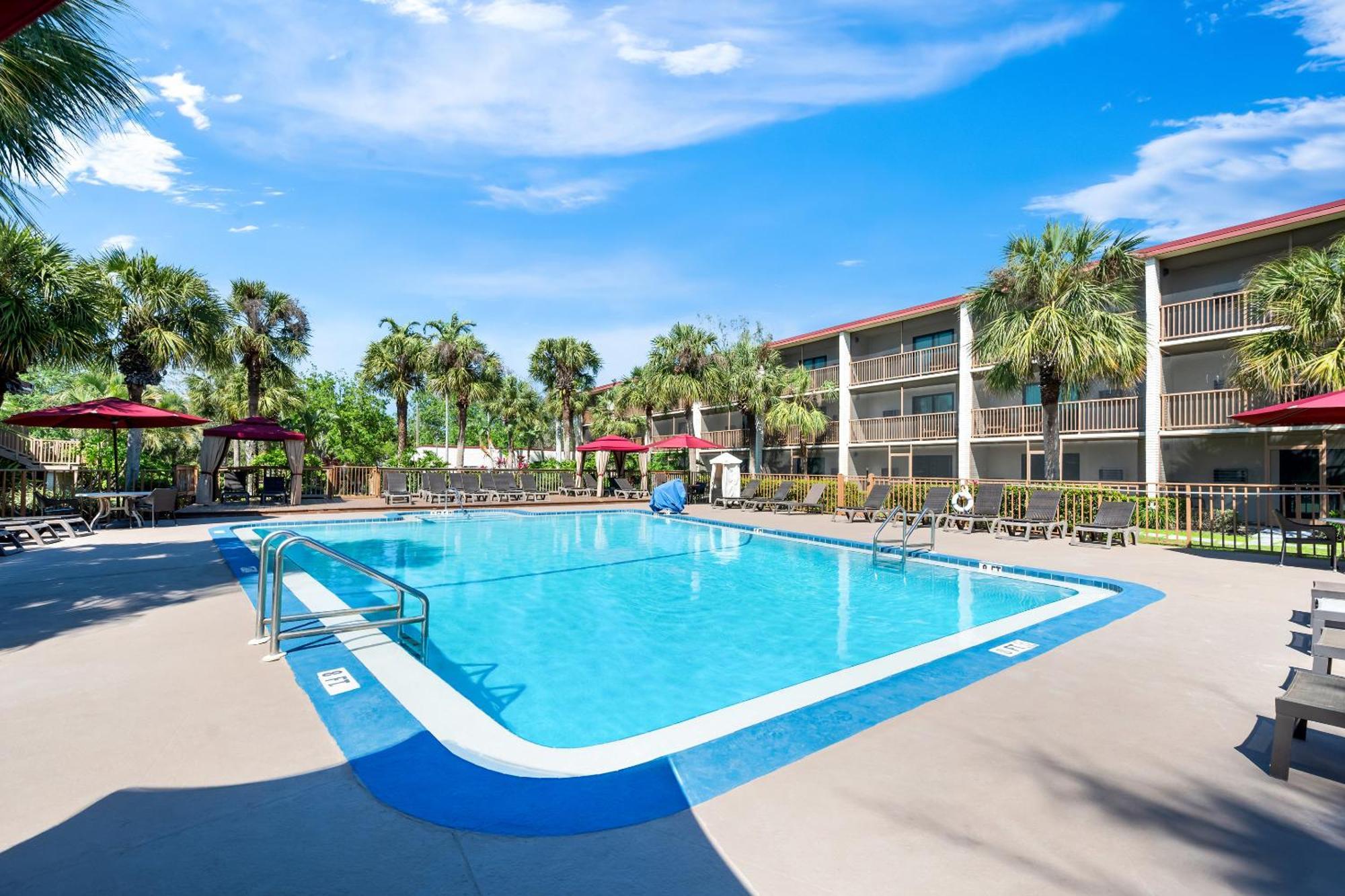 Red Roof Inn Plus+ & Suites Naples Downtown-5Th Ave S Dış mekan fotoğraf