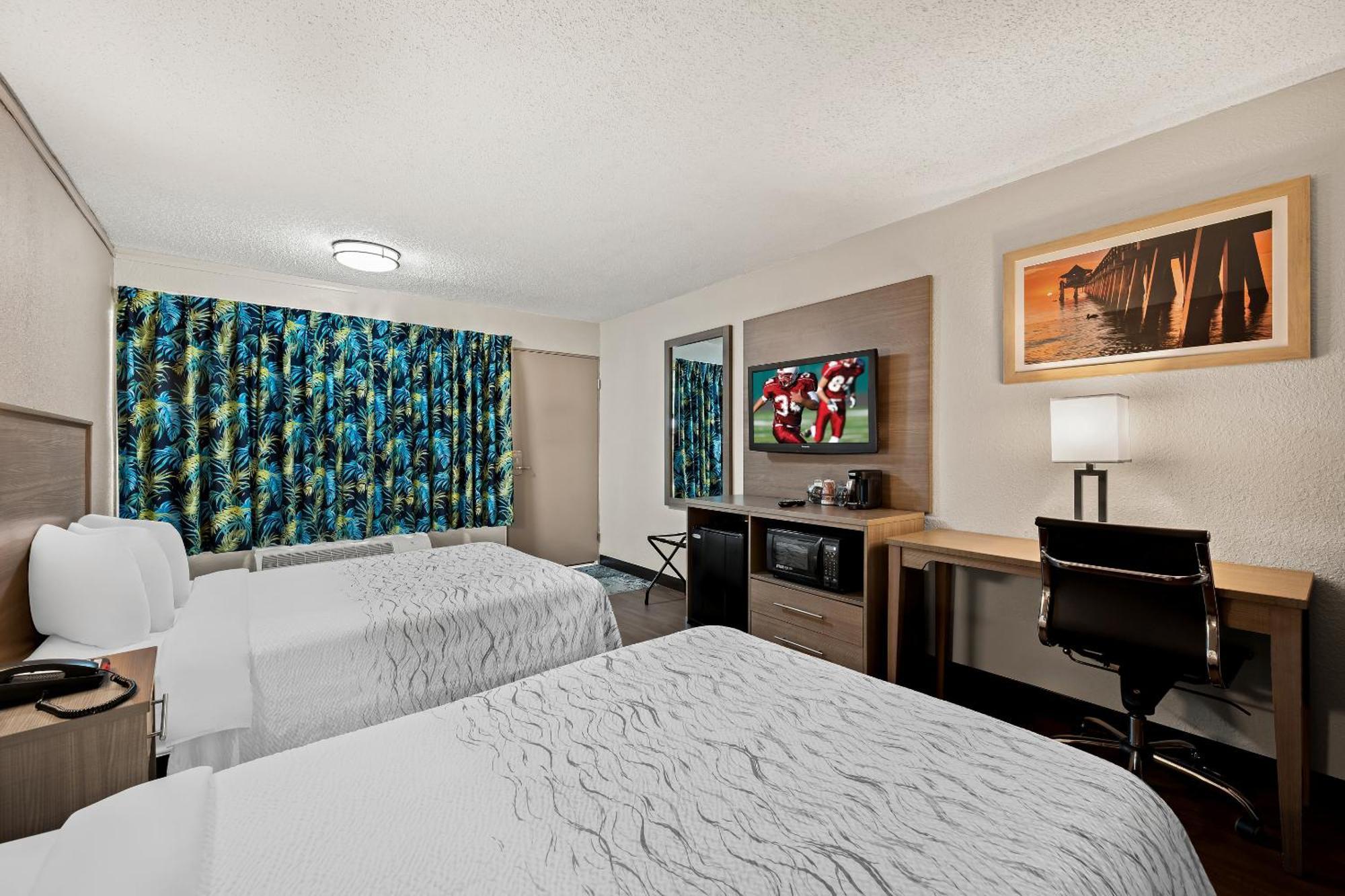 Red Roof Inn Plus+ & Suites Naples Downtown-5Th Ave S Dış mekan fotoğraf