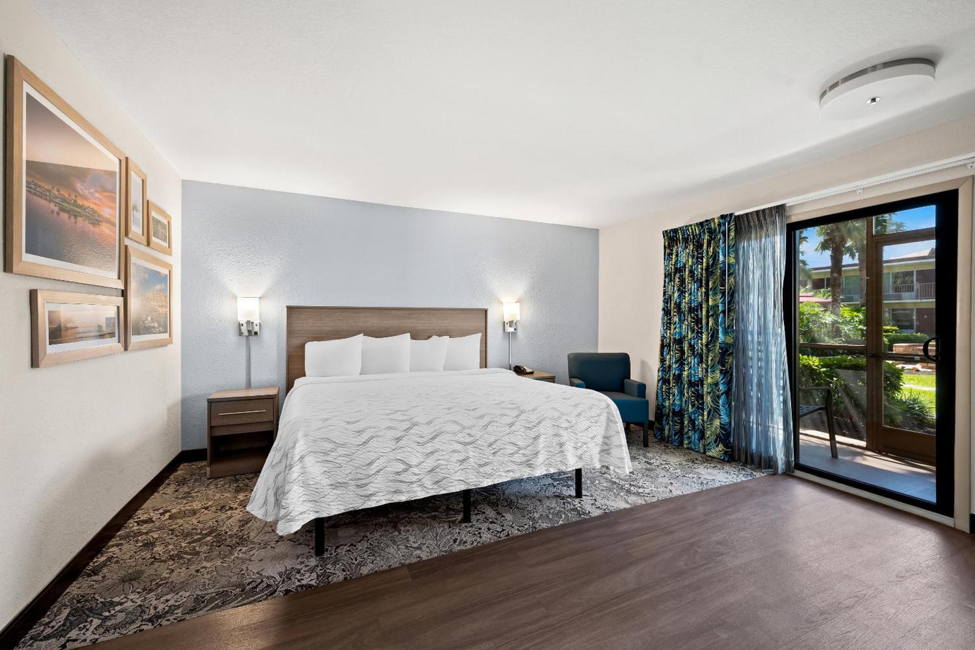 Red Roof Inn Plus+ & Suites Naples Downtown-5Th Ave S Dış mekan fotoğraf