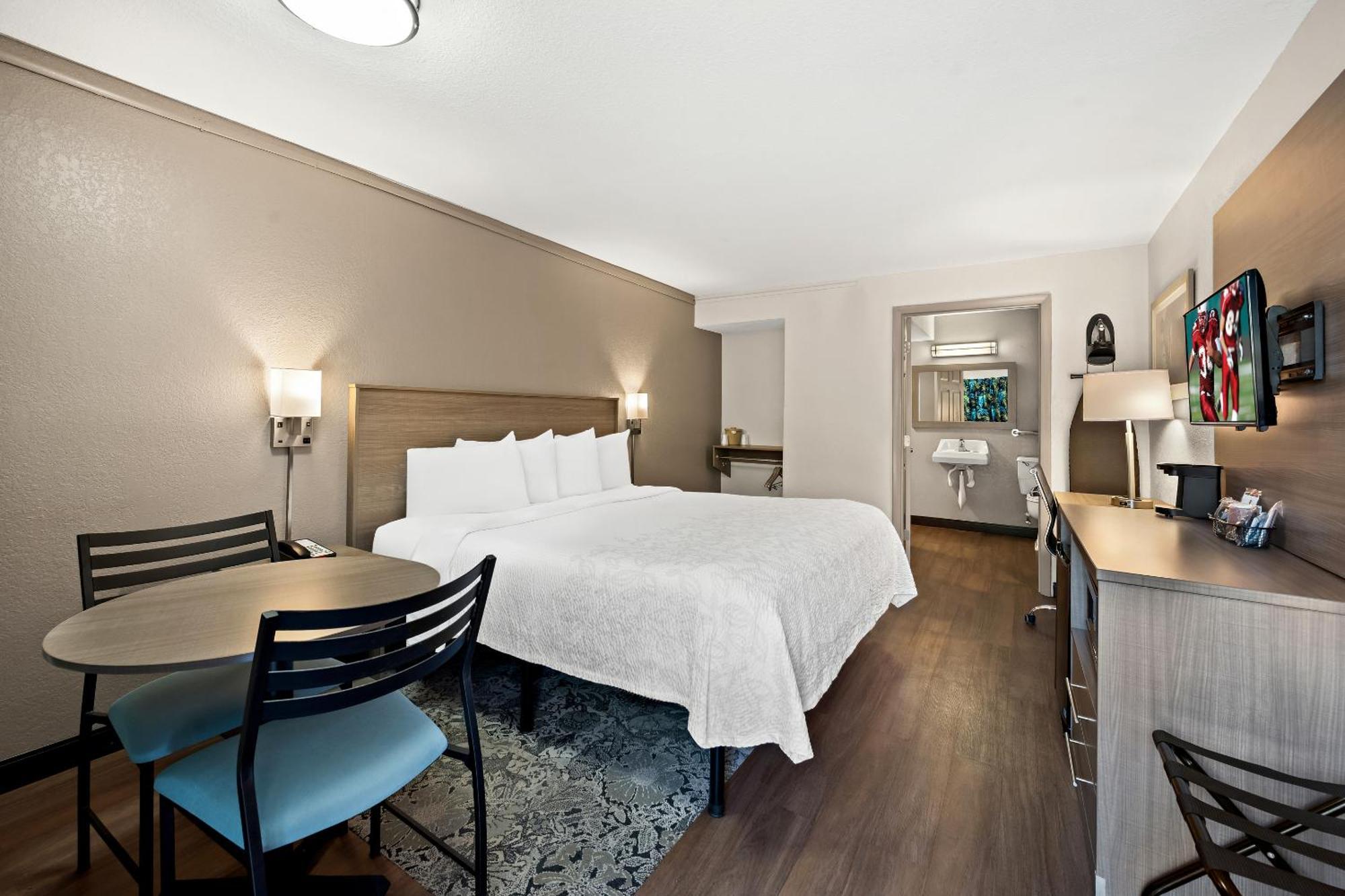 Red Roof Inn Plus+ & Suites Naples Downtown-5Th Ave S Dış mekan fotoğraf
