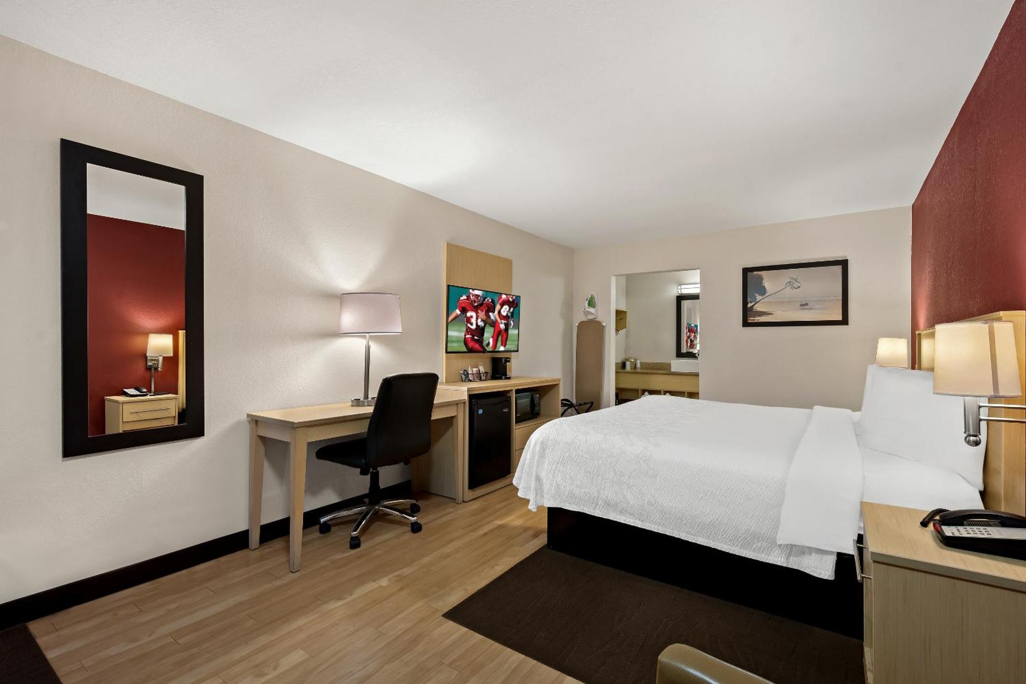 Red Roof Inn Plus+ & Suites Naples Downtown-5Th Ave S Dış mekan fotoğraf